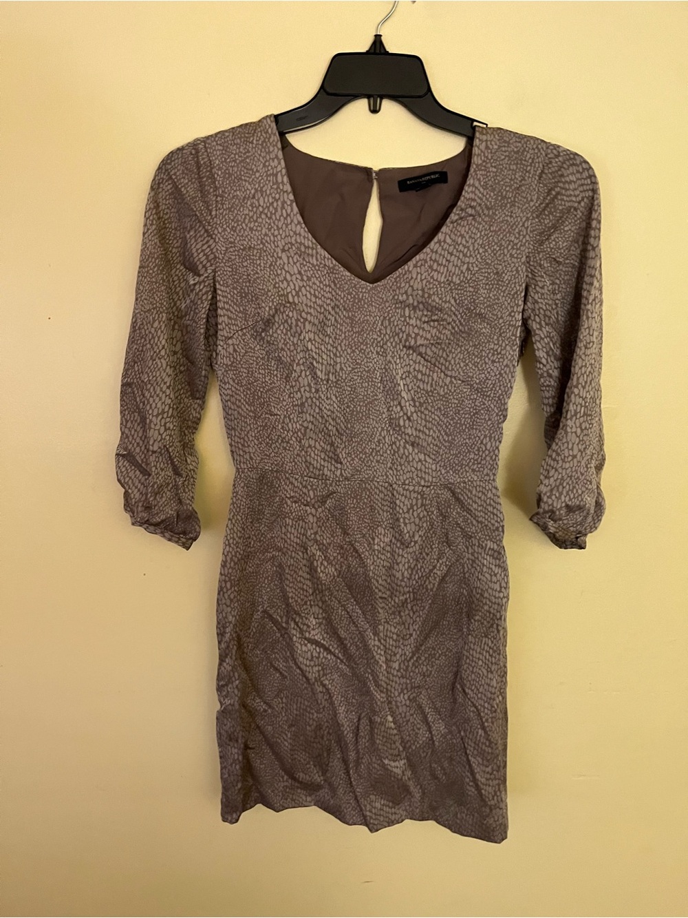 Banana Republic Taupe Textured V‑Neck Long Sleeve Dress Size 0